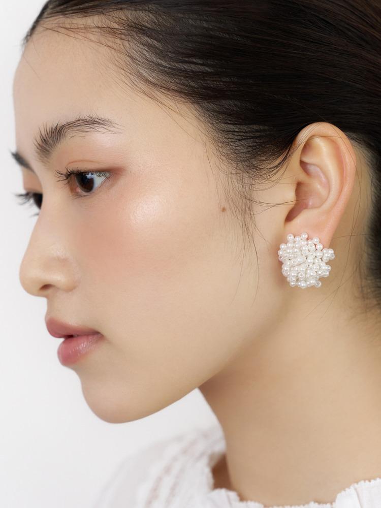 pearl bloom earrings
