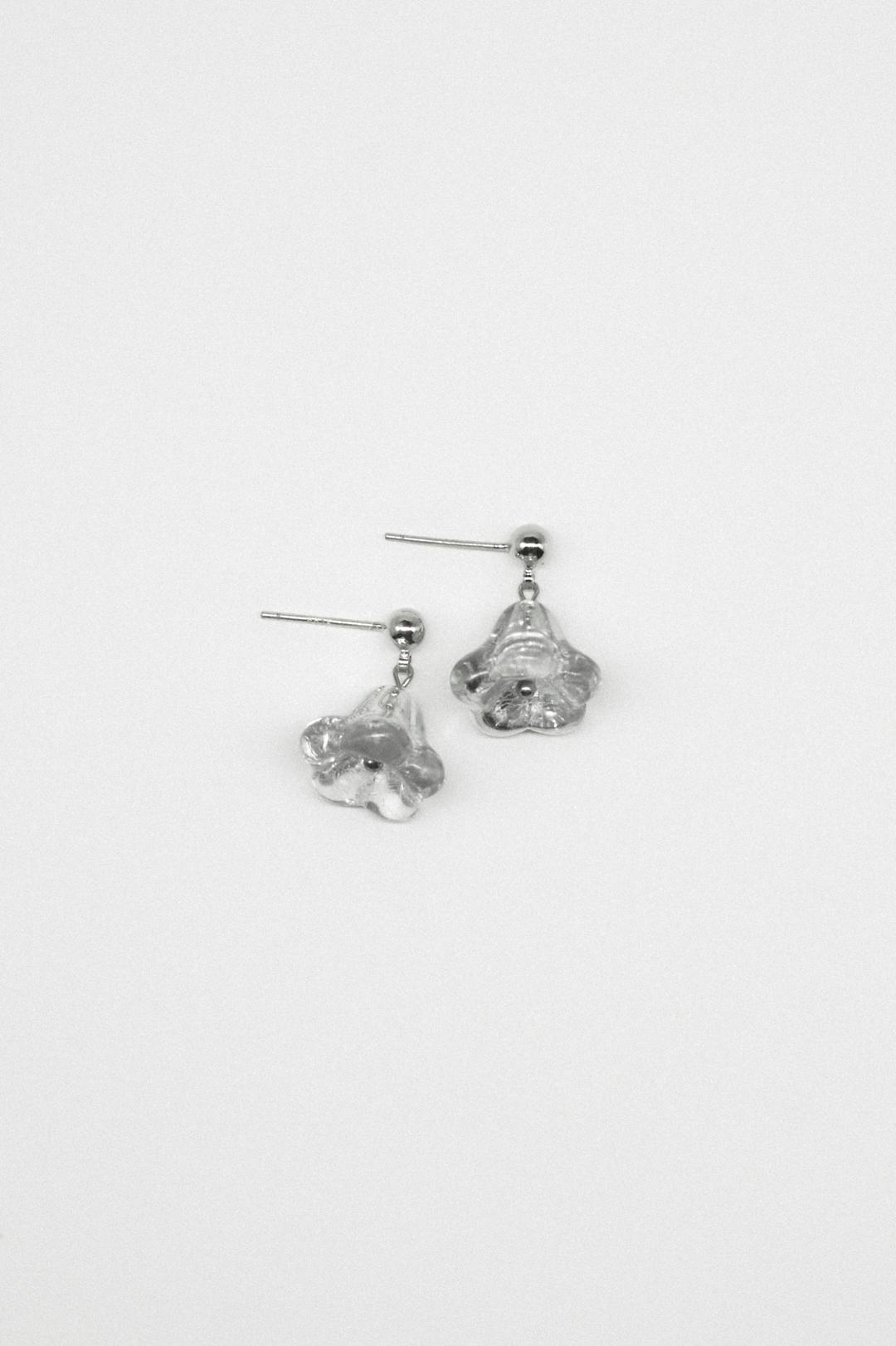 Argent Lily Earrings