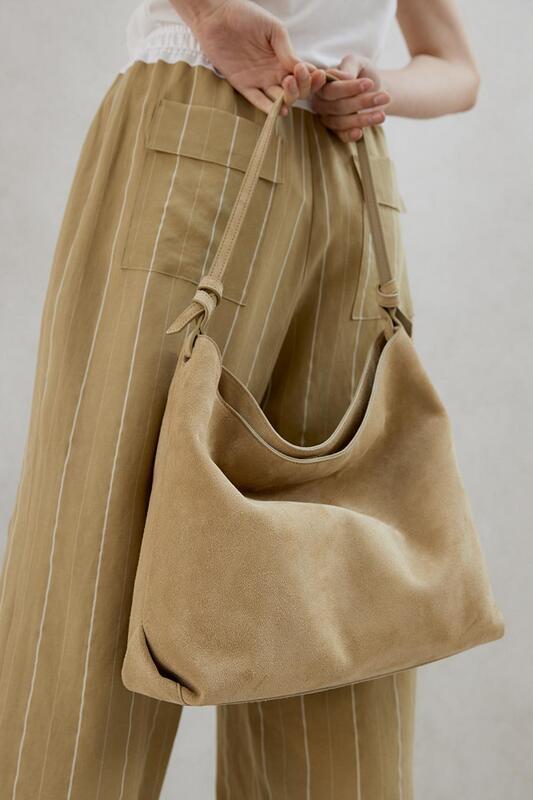 O01 숄더백_샌드