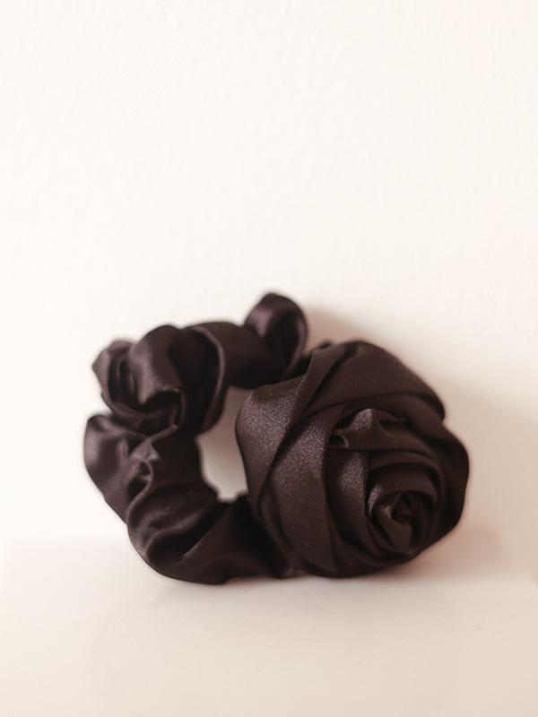 HOLIDAY SATIN ROSE SCRUNCHIE, PARTY BLACK