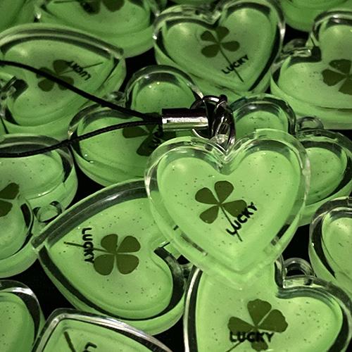 야광 네잎클로버 하트 키링