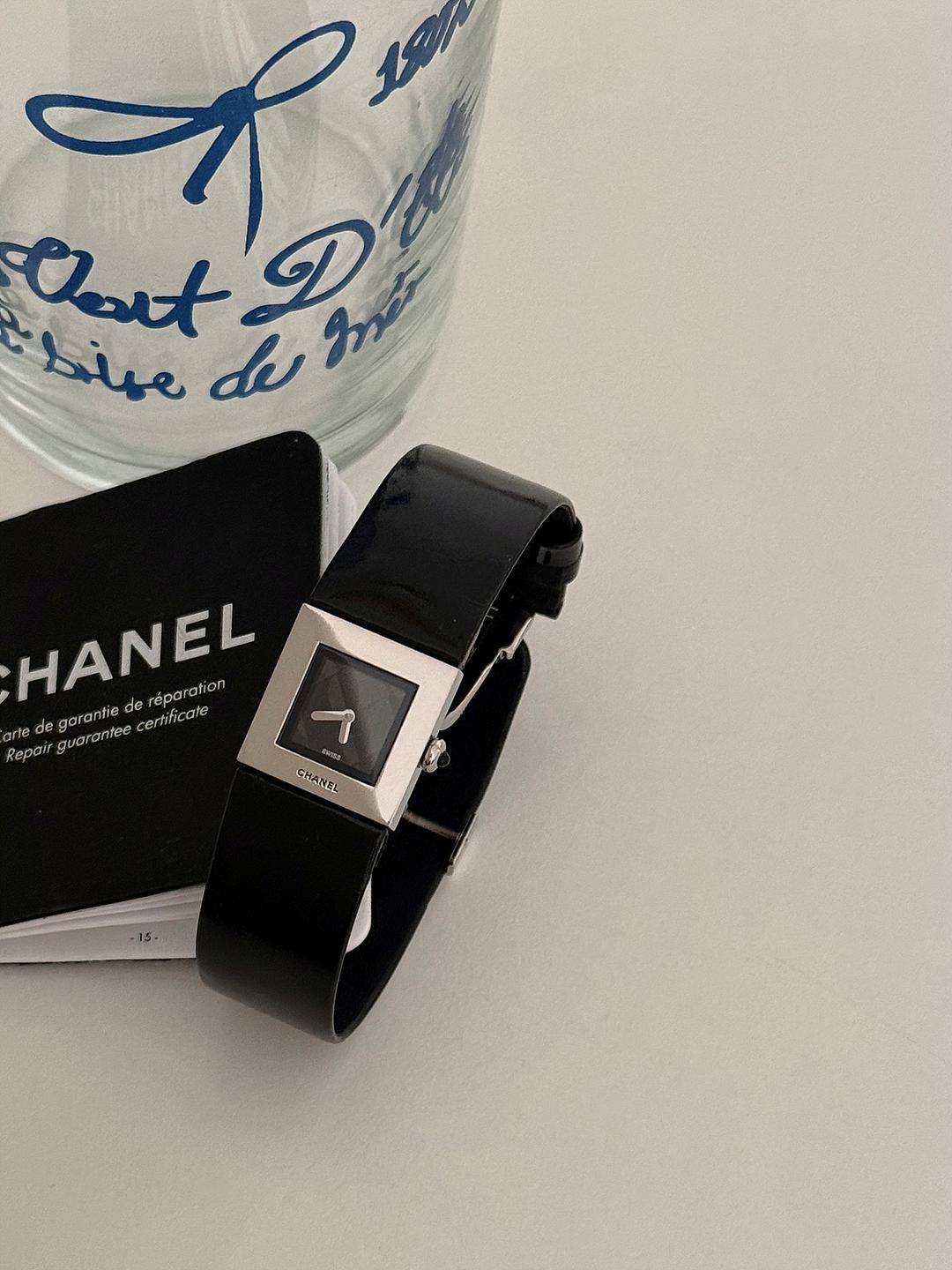 CHANEL matelasse black dial