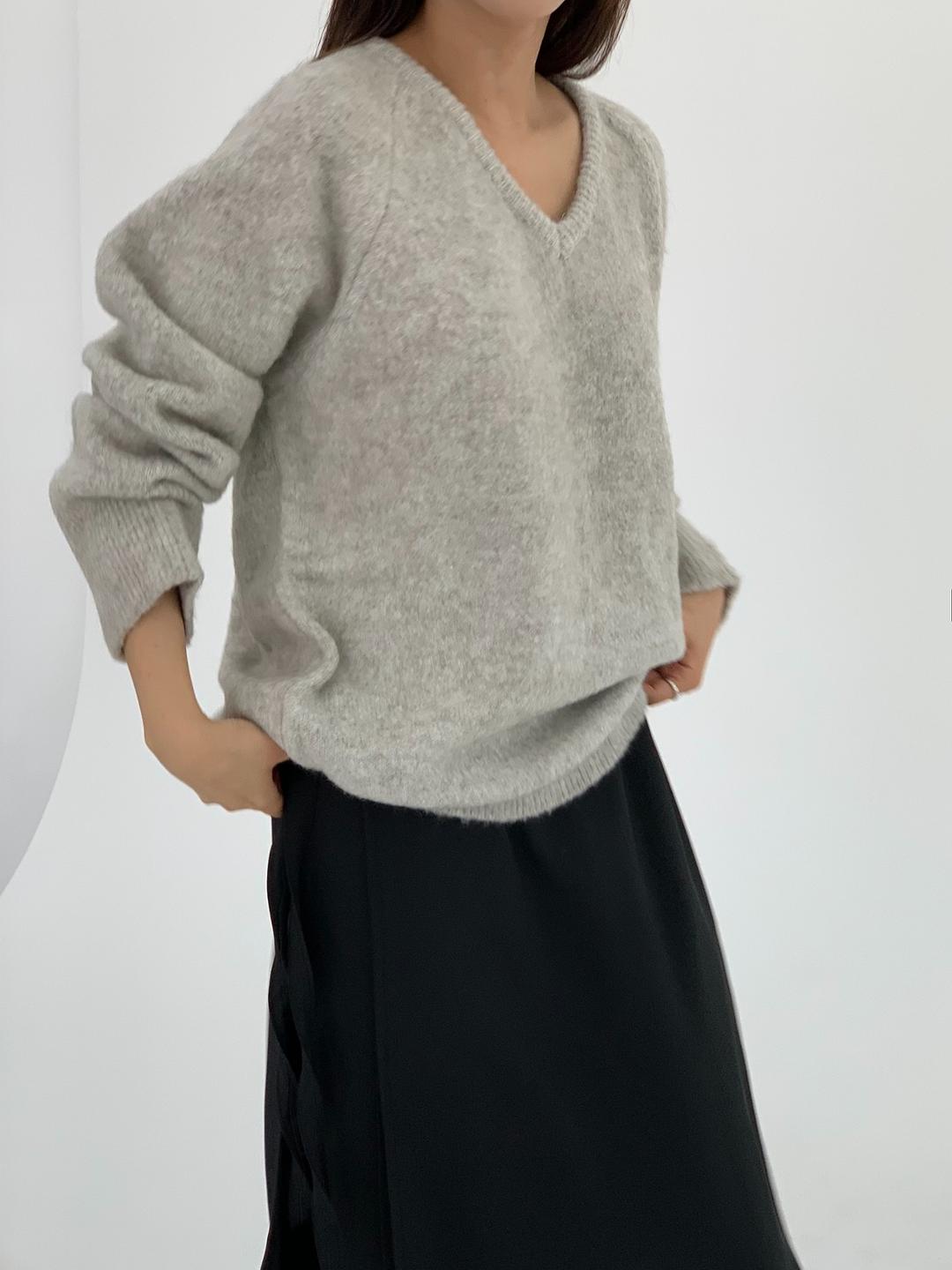 [NEW] 알파카 브이넥 니트 (3col) | 알파카소재, 루즈핏