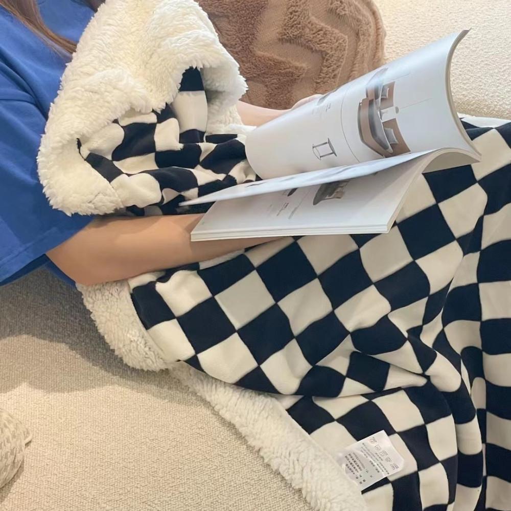 루시아이 체커보드 극세사 양털 담요 무릎 블랭킷 체크 집순이 차박 쇼파 겨울