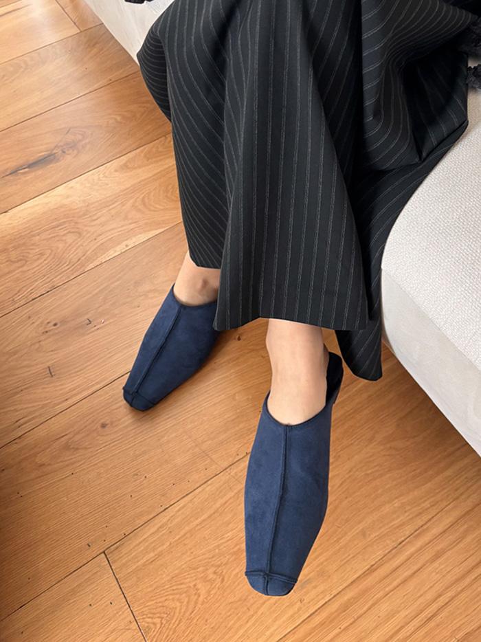 deep suede bloafer (midnight blue)