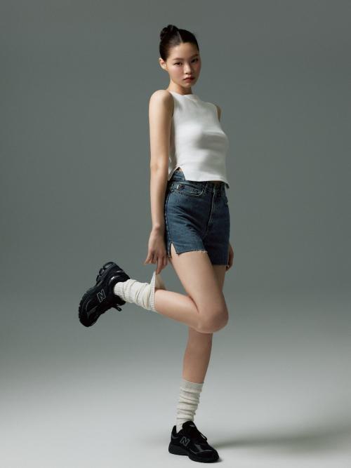 G SLIT SLEEVELESS TOP (3 colors)