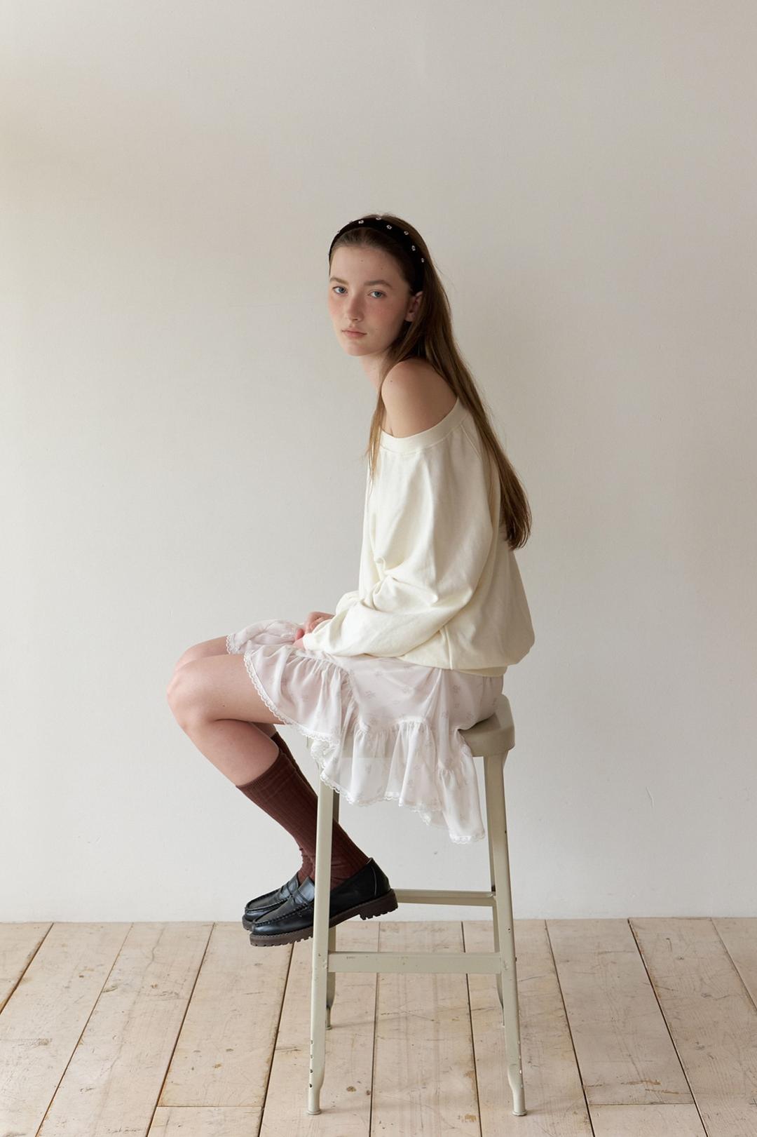 Bell Sweatshirt (Cream)