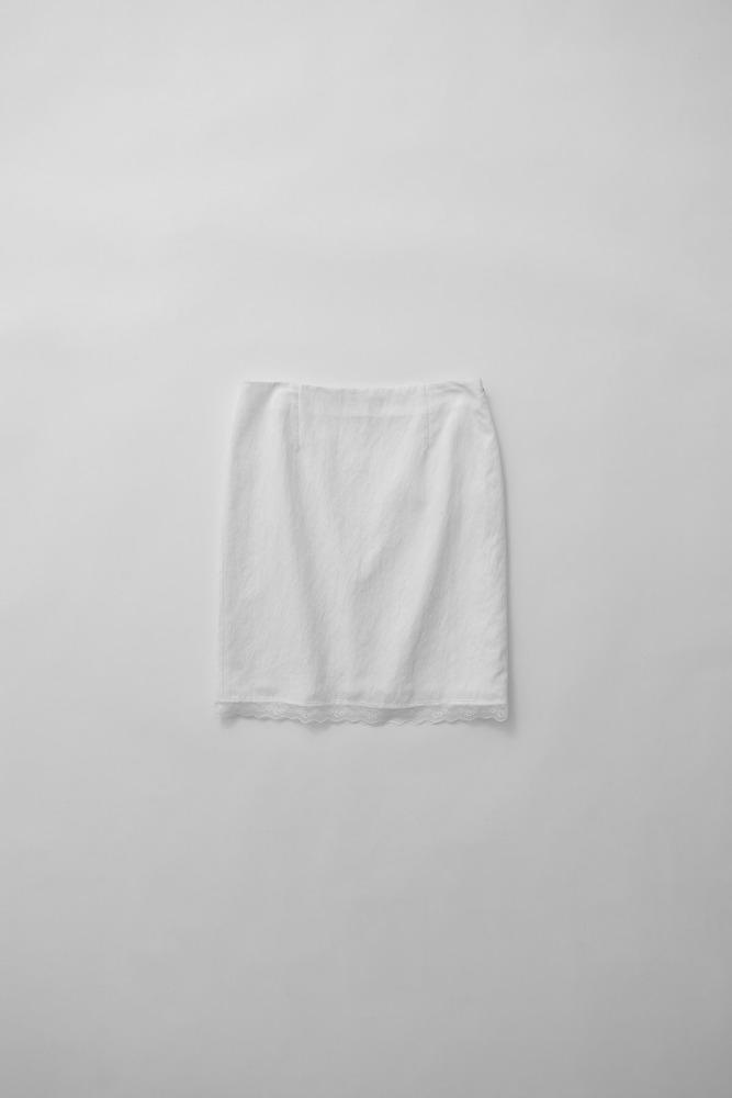 a lacy midi skirt (off white)