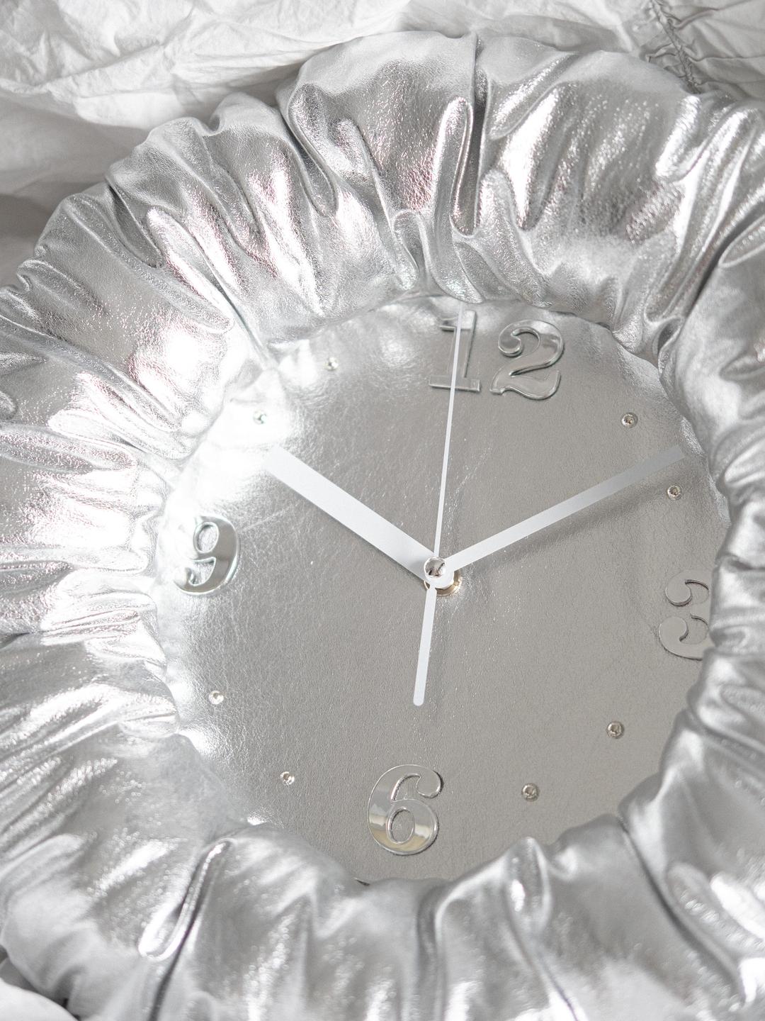Buntcake Clock