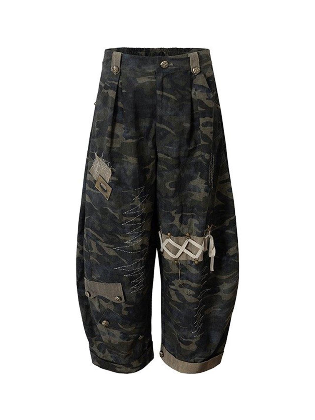 NO ROMANCE | Embroidered Camo Pants - Camouflage / S