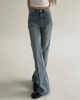 slim light jeans