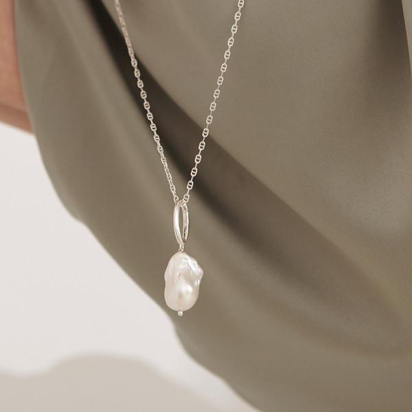 Baroque Pearl Pendant Necklace