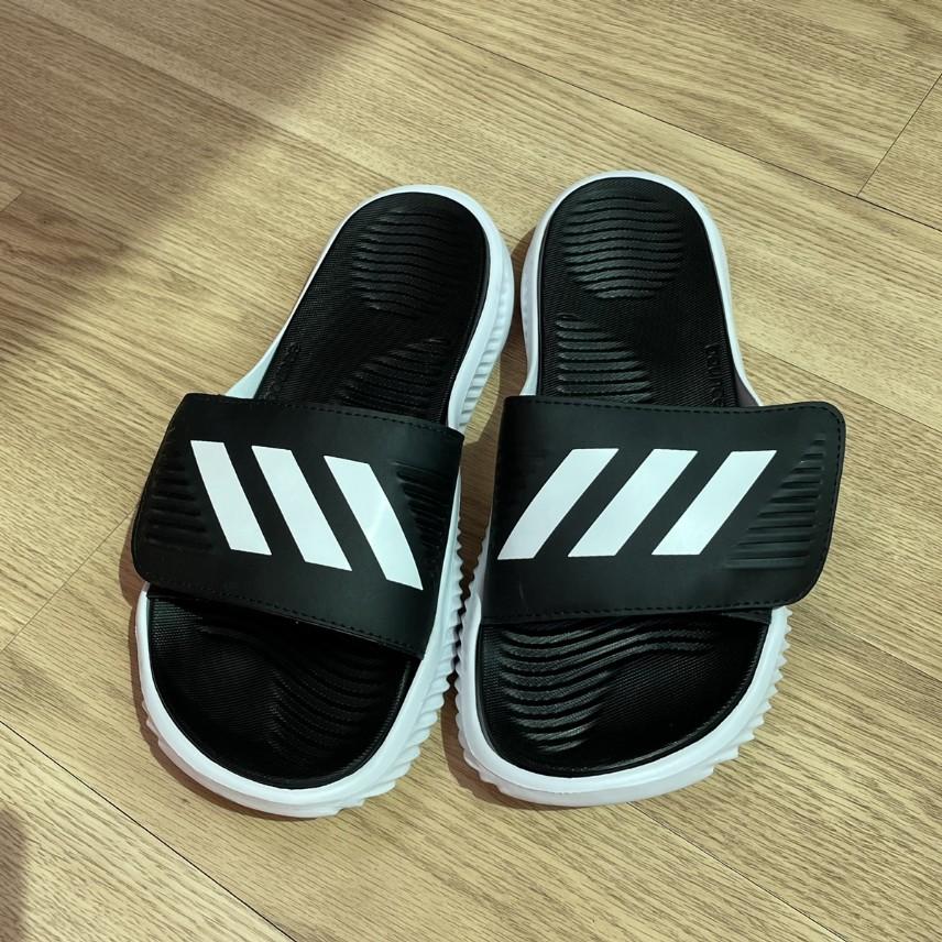 245사이즈 아디다스 알파바운스 슬라이더 슬리퍼