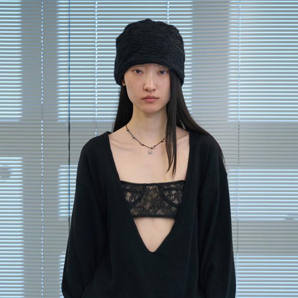 [3/27 순차 출고] Wide V-neck Knit (Black)