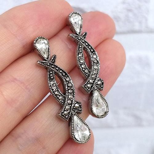 avon romantic essence earrings