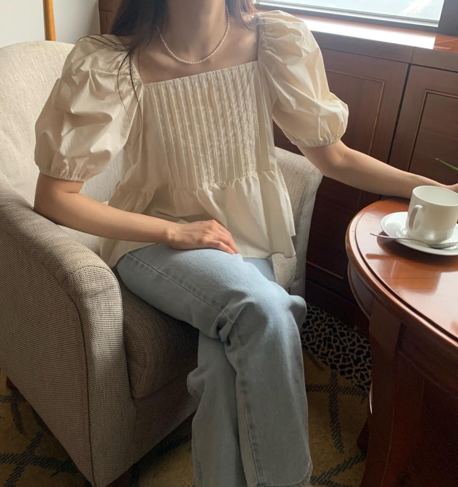 핀턱 퍼프 스퀘어넥 블라우스 2col