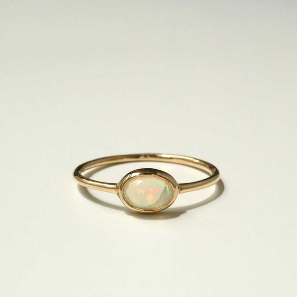 [14k]  Oval cabochon ring
