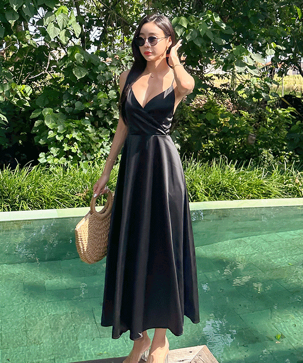 [당일출고] 가넷 백리스 이브닝 원피스 새틴 브이넥 롱 민소매 비치원피스