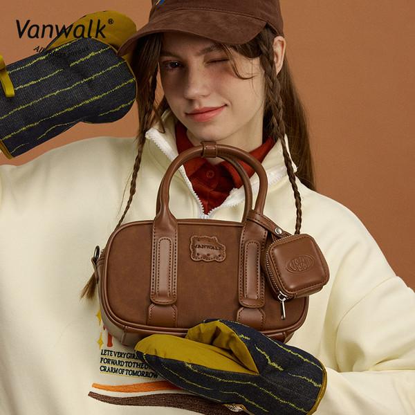 V2877 에나멜 미니 토트백 / 브라운