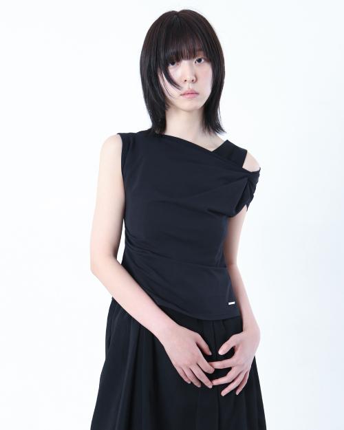 Slanted sleeveless top BLACK