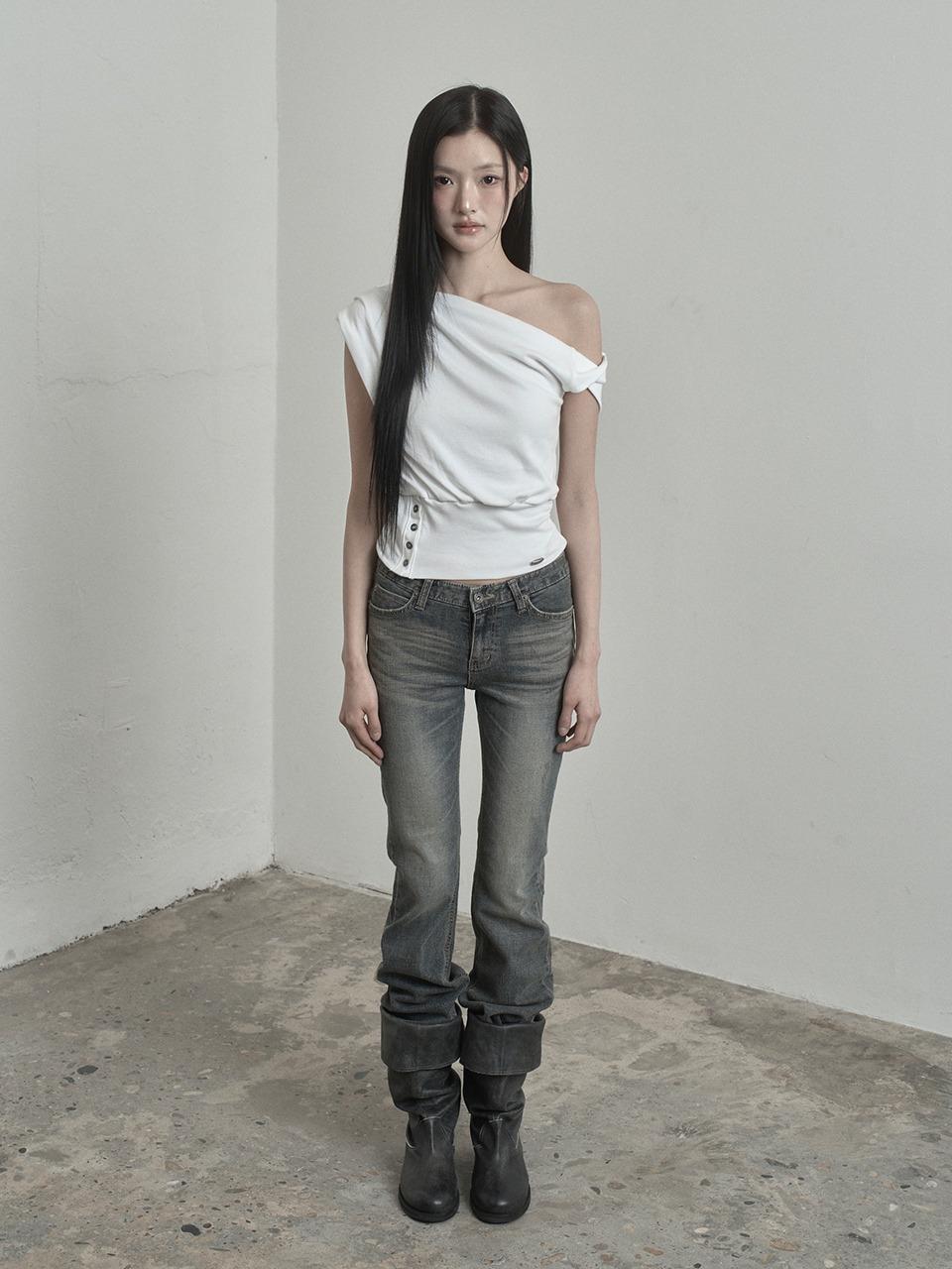 Waist-Shaped Button Top (white)