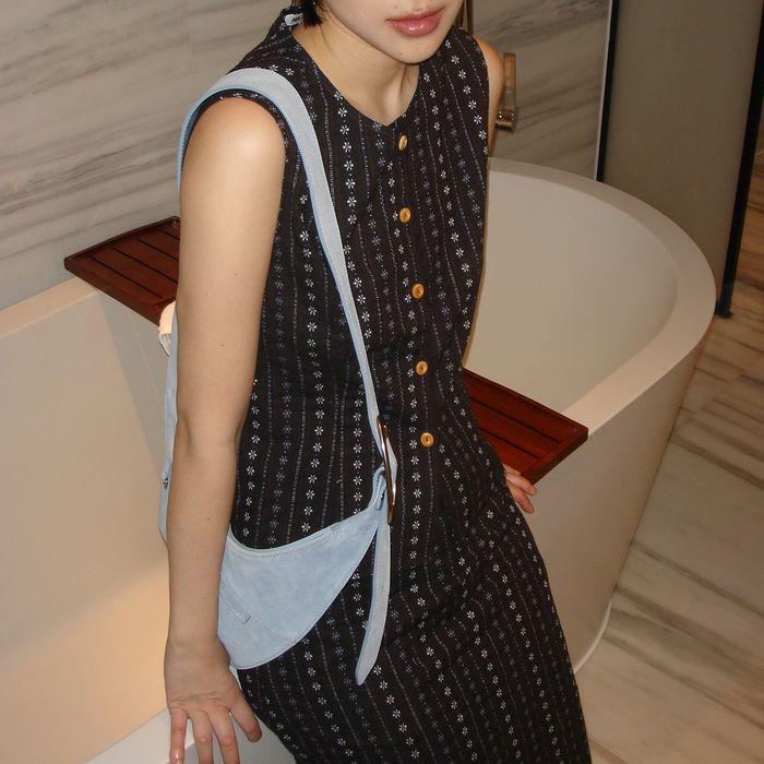 FLOWER JACQUARD SLEEVELESS SHIRT_DARK BROWN