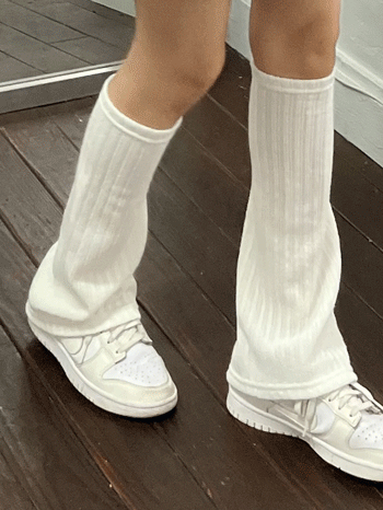 쌀쌀한 날 신기 좋은 정석 레그워머, 시크한 시즈니룩 완성템