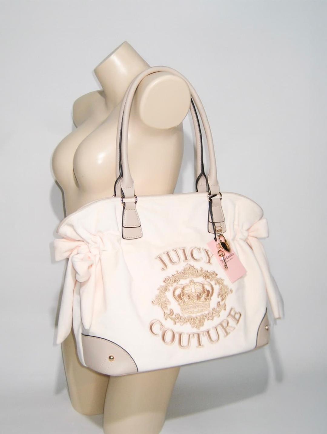 쥬시 꾸뛰르 크림&핑크 벨로아 빅 숄더백 + 하트 키 챰 💛 히메갸루  | 후루츠패밀리