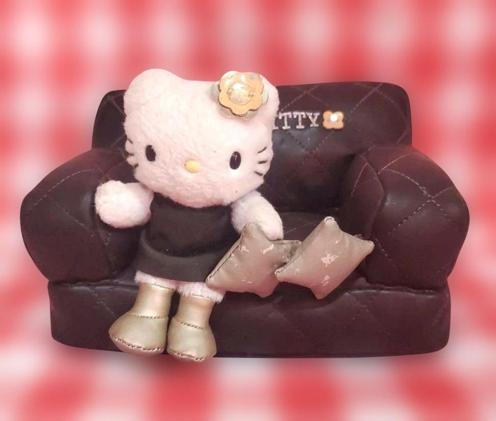 Sanrio Hello Kitty ソファ付き ぬいぐるみ モノトーン