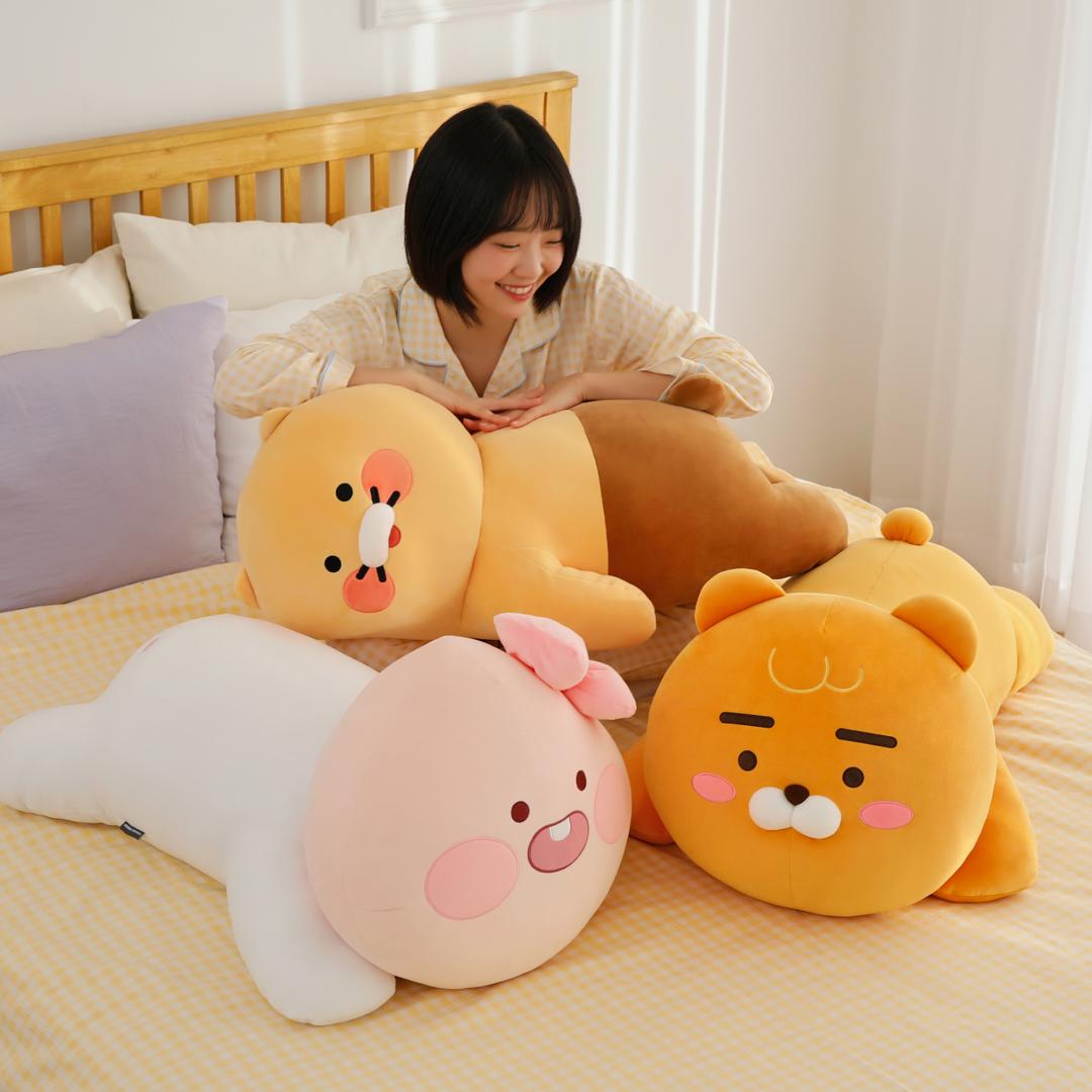 [단독] "메가급 귀여움" 대형 바디필로우_춘식이/리틀라이언/리틀어피치