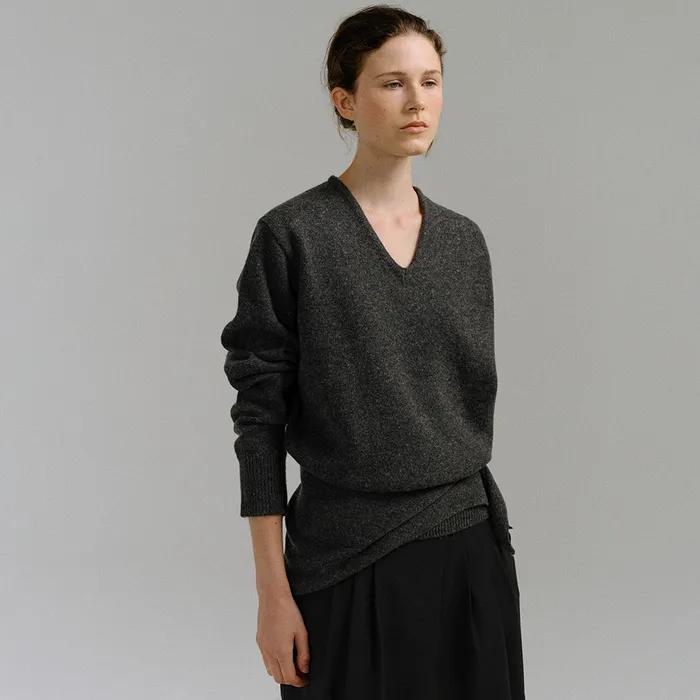 [4차 재입고] pipe v-neck knit (charcoal)