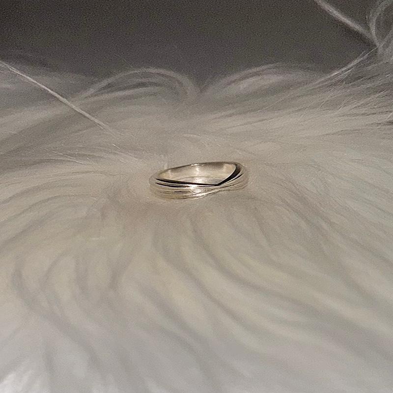 Hilly 03 (silver)