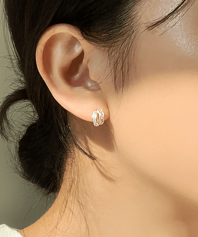 [무배] 실버925 미니 두줄 커브 스퀘어 큐빅 스터드 귀걸이