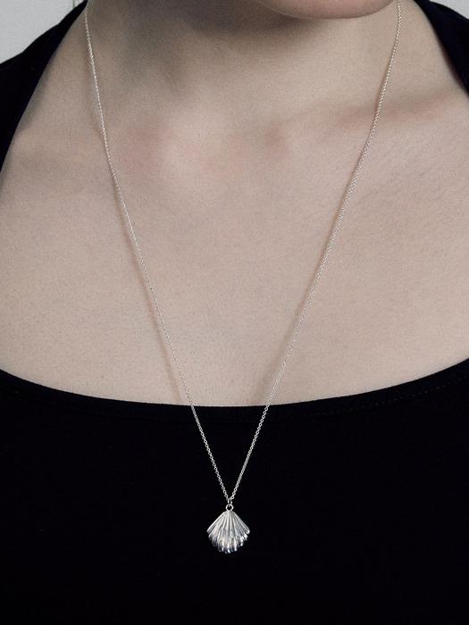 shell necklace
