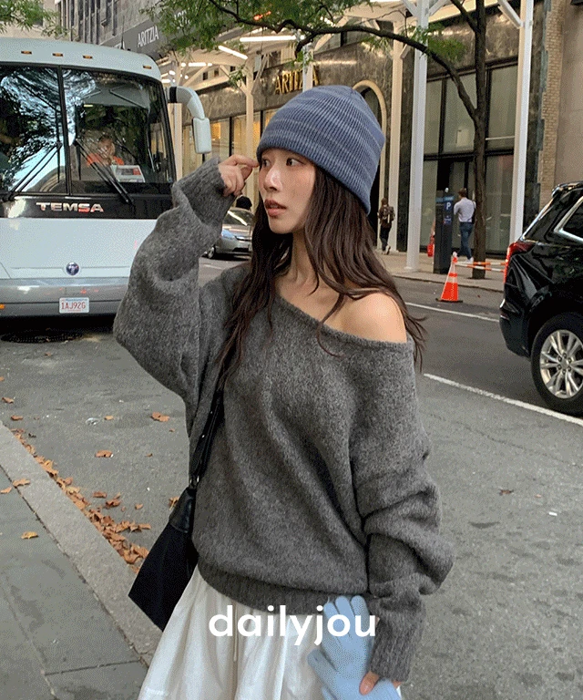 [MADE] 멜로우 오버핏 울 보트넥 니트 (원숄더/오프숄더)