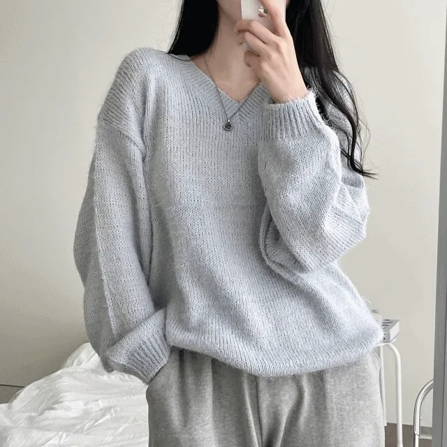 [여리핏]솜사탕 루즈핏 브이넥 솔잎 니트