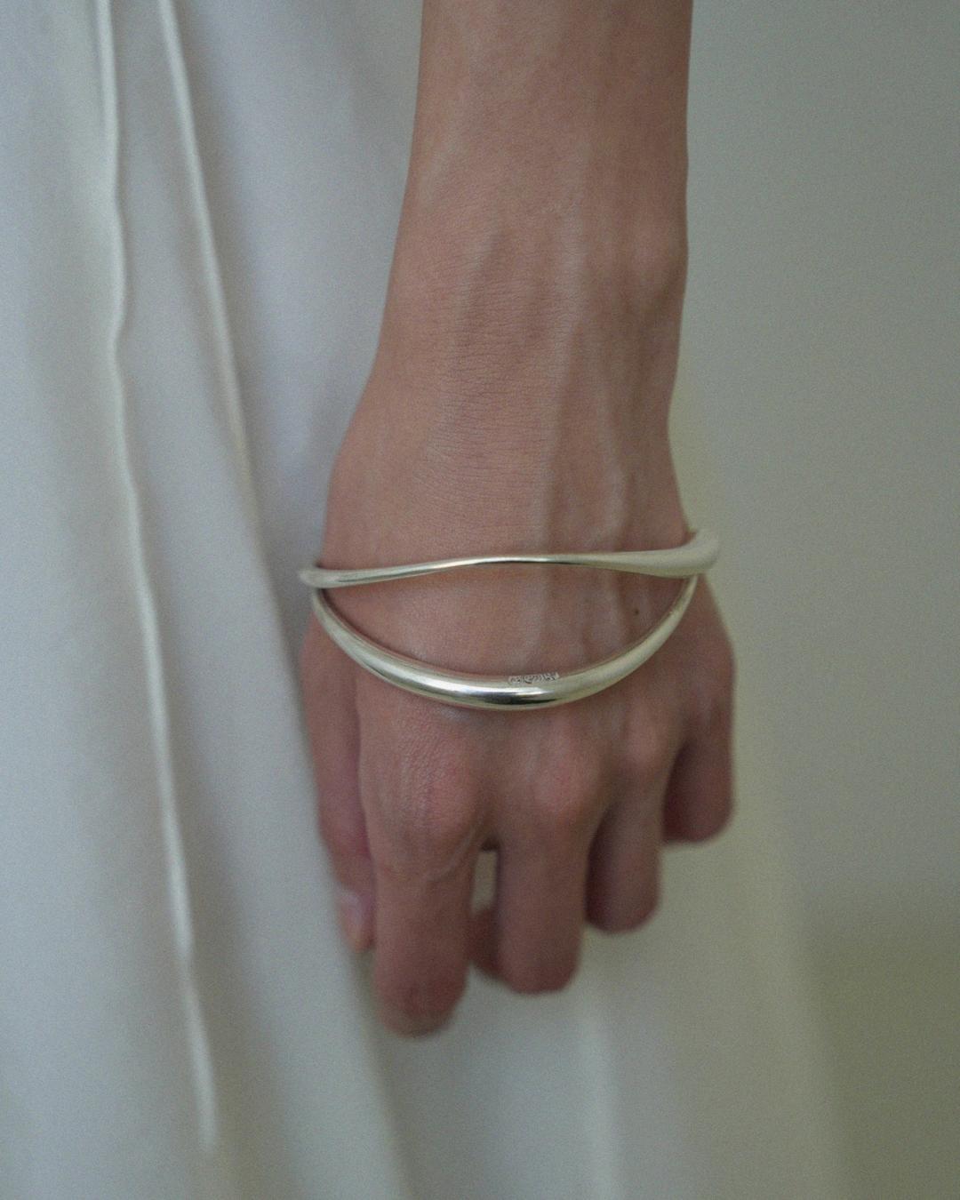 Erode Flow Bangle