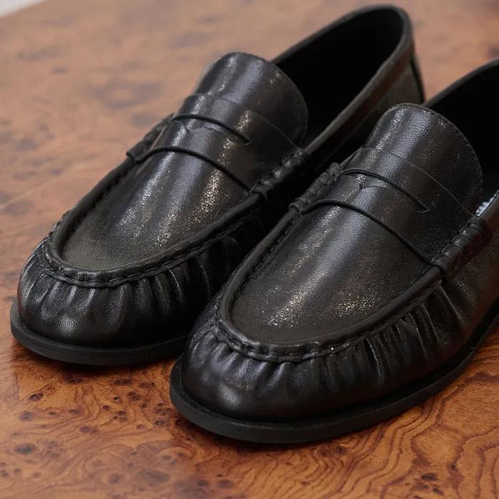 [다송이송송pick] 천연 양가죽 클래식 시그니처 로퍼 WBIG68101