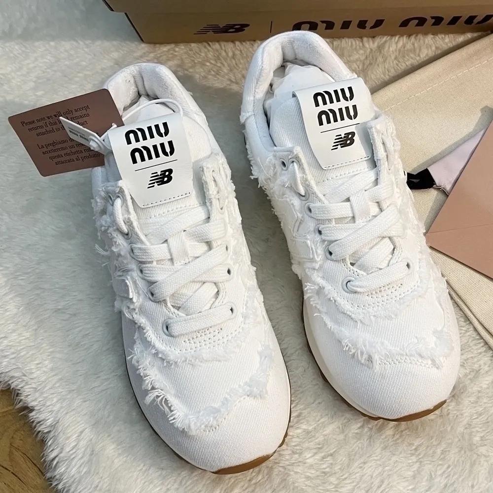 [모두포함가] 뉴발란스 574 X 미우미우 데님 스니커즈 화이트 MIUMIU 5E765D_CSL_F0009_F_015
