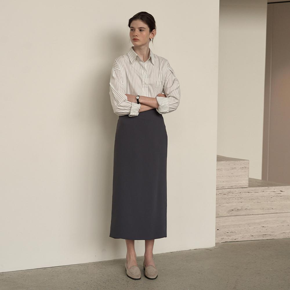노아 트임 맥시 스커트 차콜