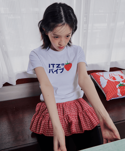 STRAWBERRY LOGO SLIM T SHIRT - WHITE