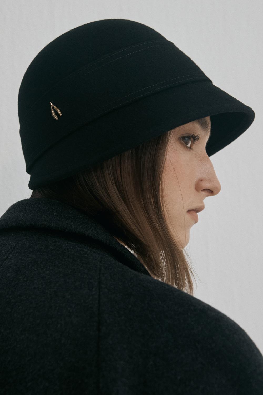 Modern Cloche_stitch _ Black