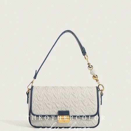 [72시간특가, 당일배송] 엠보스 체인 미니 스퀘어 숄더백