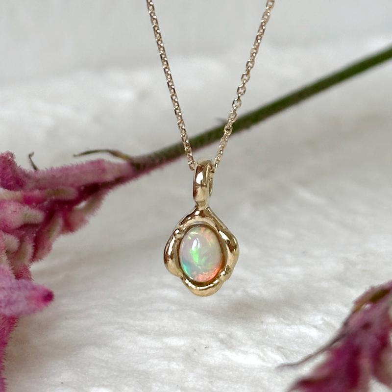 N032_Wax flower Necklace(opal/white moonstone)
