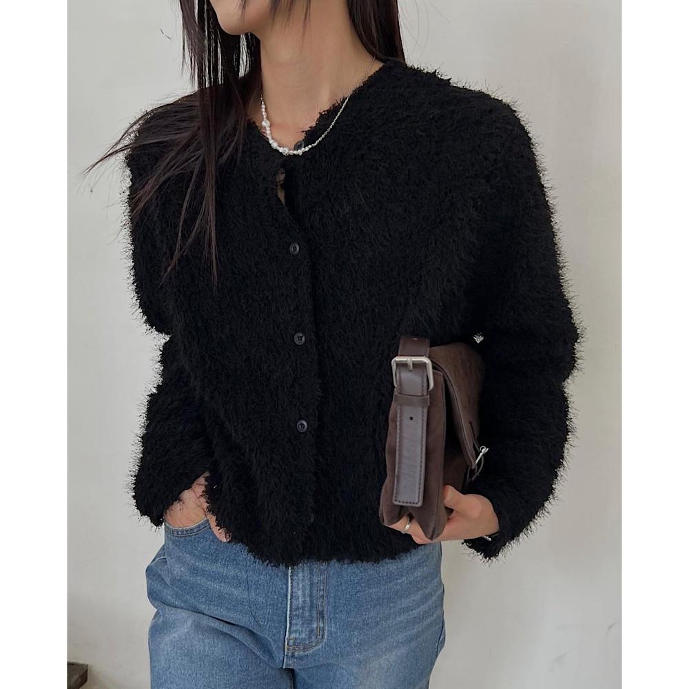 여성 심플 데일리 루즈핏 크롭 퍼 부클 가디건