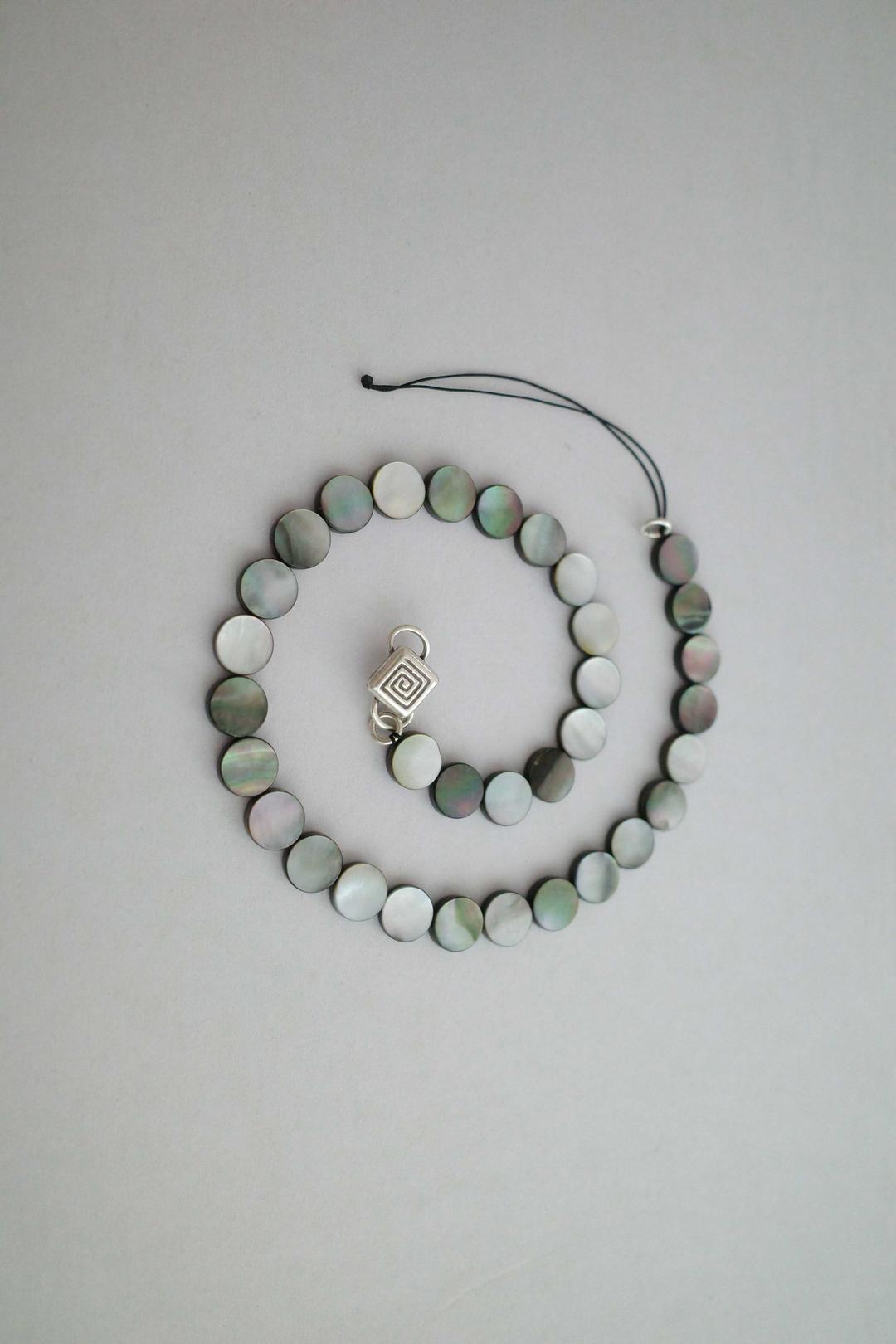 Grey shell unit necklace(12mm변경)