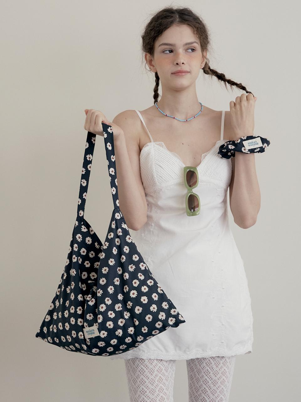 Floral eco bag _ black