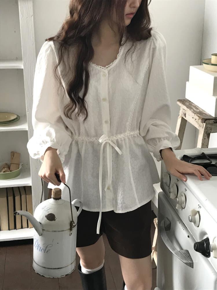 플라워 엠보 레이스 블라우스 2color