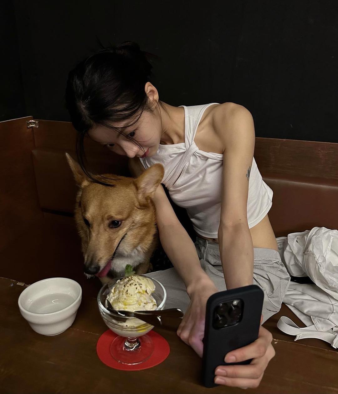 LINCH TWIST SLEEVELESS