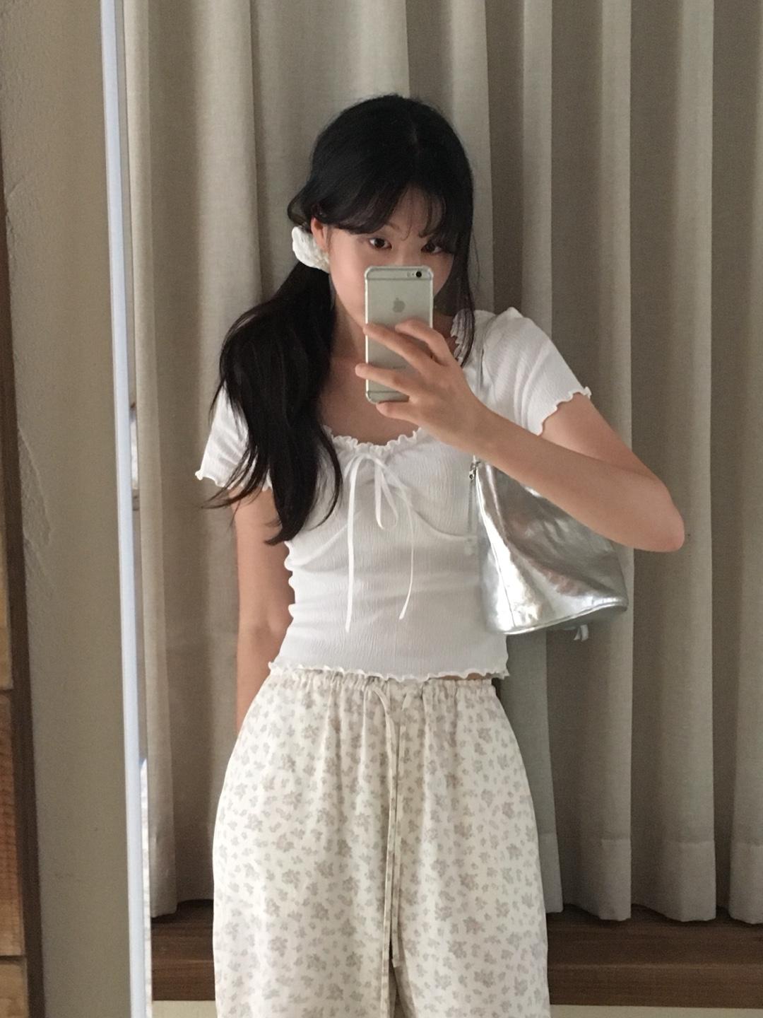 쥬빌레 리본 반팔 티셔츠